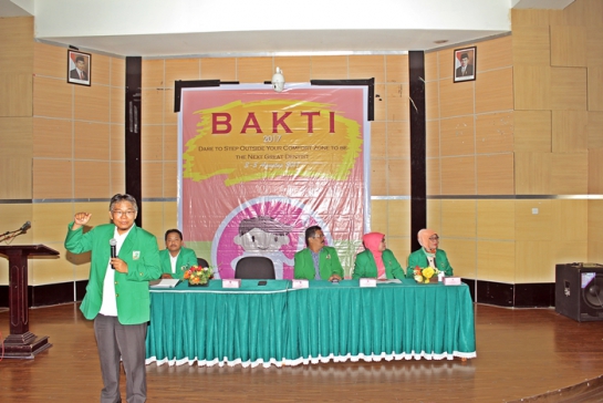 Bimbingan Aktivitas Kehidupan Kampus Dalam Tradisi Ilmiah (BAKTI) FKG Unand 2017