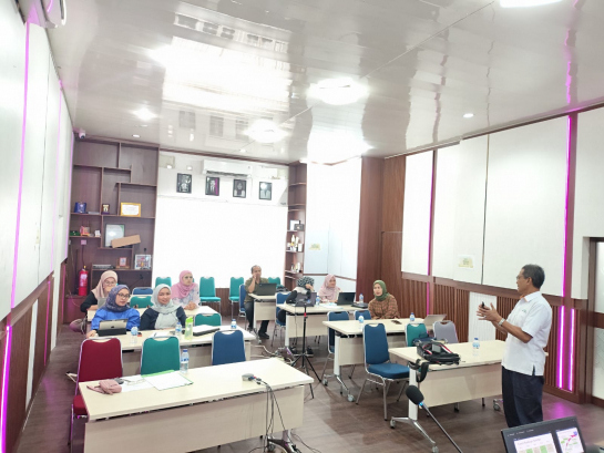 Pelatihan Penyusunan Proposal Penelitian dan Pengabdian kepada Masyarakat BIMA 2025 Digelar Secara Hybrid di FKG Unand