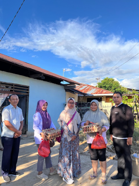 FKG–RSGM Universitas Andalas Salurkan Bantuan untuk Tenaga Kependidikan yang Terdampak Bencana Hidrometeorologi