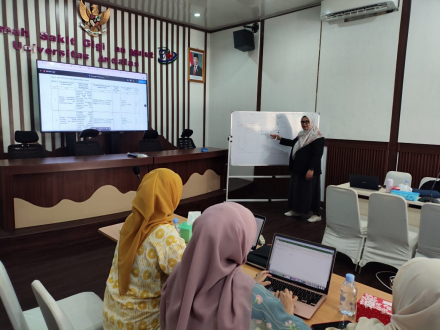 Workshop Kurikulum Profesi Dokter Gigi Hari Keempat: Pemantapan Penyusunan Kurikulum oleh Tim Kurikulum FKG Unand dan Narasumber UNISSULA