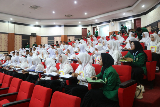 Rangkaian Hari Kedua BAKTI &amp; PKKMB FKG Unand 2025: Pengenalan Bidang Ilmu dan Organisasi Mahasiswa